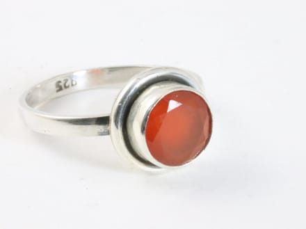 Fijne ronde zilveren ring met carneool - maat 16.5