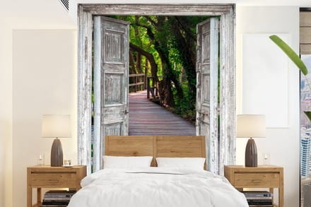 Behang - Fotobehang Brug - Bos - Doorkijk - Breedte 165 cm x hoogte 220 cm