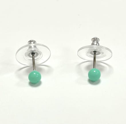 Groene mini oorknoppen - Zilverkleurig - 4 Millimeter - Damesdingetjes