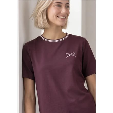 Shirt met ronde hals en geborduurd detail