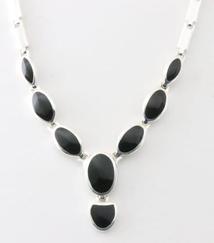 Hoogglans zilveren collier met onyx