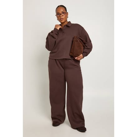 boohoo Dames Plus button-down joggers met wijde pijpen | Chocoladebruin | Maat: 54