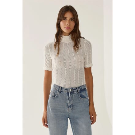 Cable Knit Halve Turtleneck Blouse