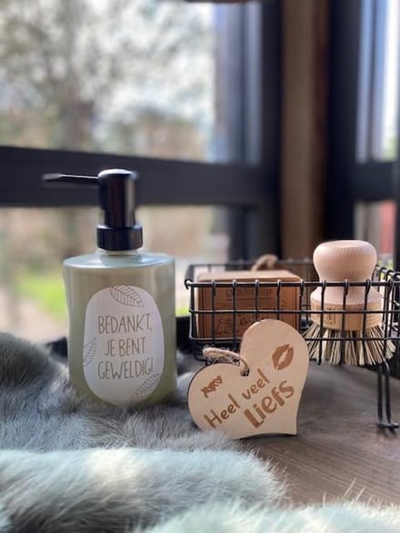 Creaties van hier - zeeppompje bedankt met houten hartje - glas