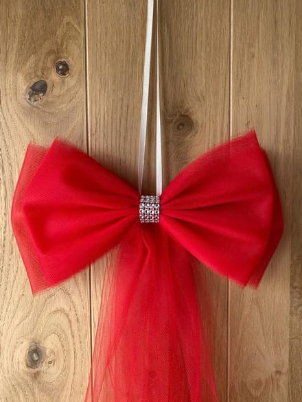 Rode Strikken met Diamanten Lint/Kerk Decoratie/ Bruiloft Decoratie/ Bruiloft Versiering/ Tule Strik 2 stuks