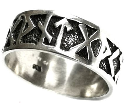 Zilveren rune ring(R625.68)