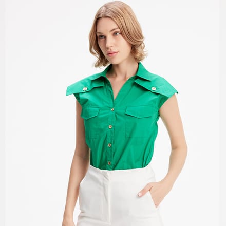 Mouwloos shirt met flappen op schouders