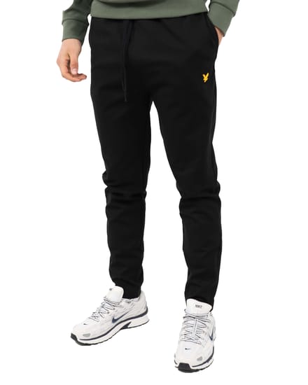 Lyle & scott fly fleece trainingsbroek in de kleur zwart.
