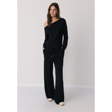 Stradivarius Soft touch sweater met blote schouder  Zwart M