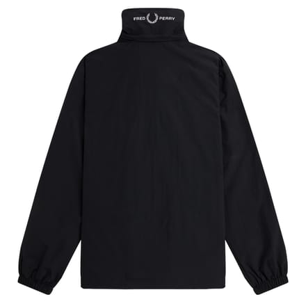 Fred Perry zwarte jas met patchzak en ritssluiting