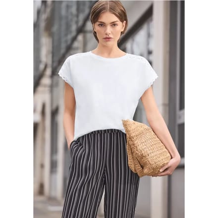 Shirt met overhangende schouder en decoratieve tape