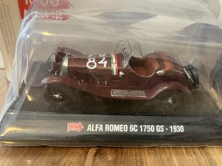 Alfa Romeo 1750 GS Spider #84 Winner Mille Miglia 1:43