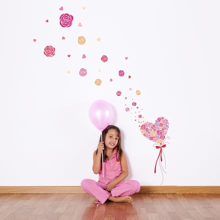 Decoratieve muurstickers: Rozen en vliegende hartjes