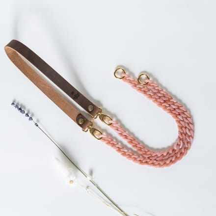The Leather Rebel - Telefoonkoord - buffel bruin - oud roze