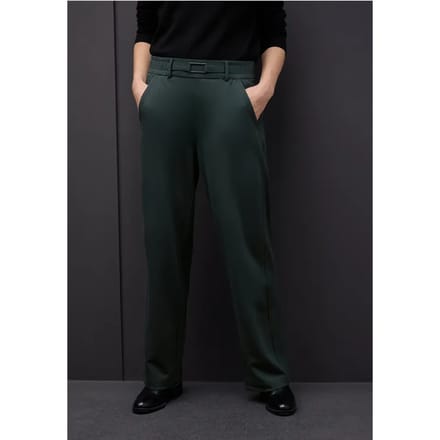 Broek met rechte pijpen en details