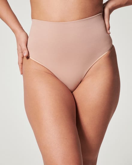 SPANXshape™ ExtraOrdinary Thong - Kleur Beige - Maat L