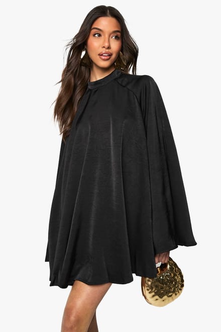 boohoo Dames Textured Satin Open Back Swing Playsuit | Zwart | Maat: 36