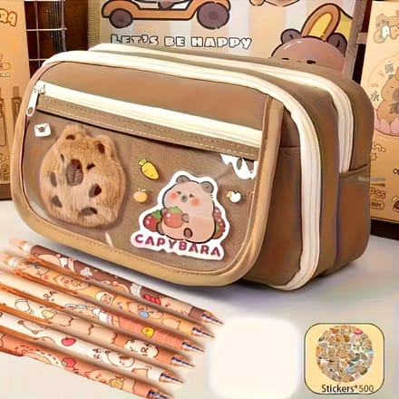 GEAR 3000® capybara etui met capybara knuffel - 6 capybara pennen - 500 capybara stickers - 9 vaks - capibara spullen