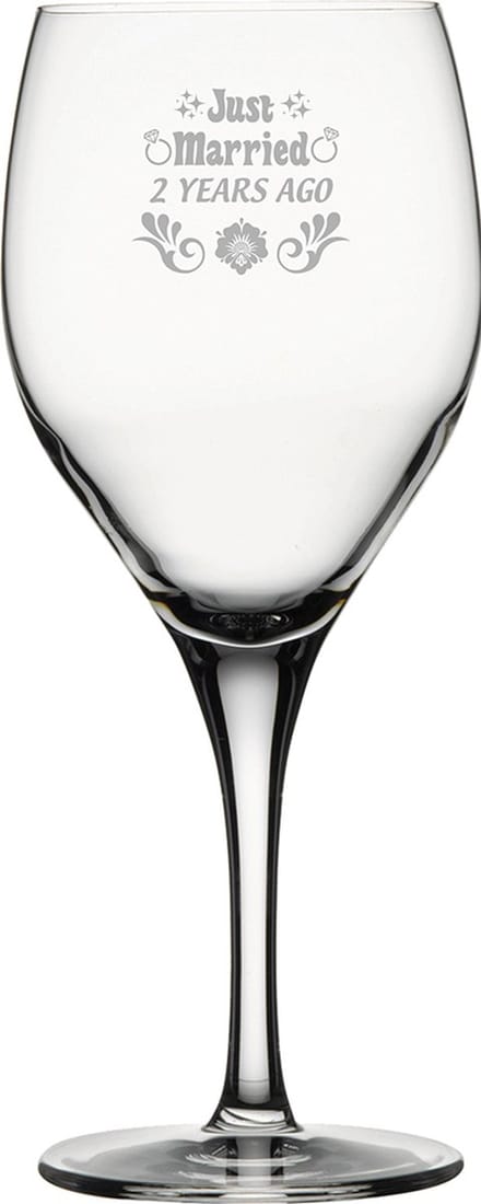 Gegraveerde witte wijnglas 34cl Just Married 2 years ago