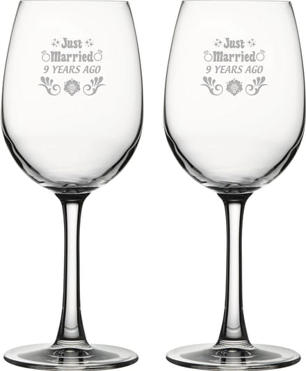 Gegraveerde set witte wijnglazen 36cl Just Married 9 years ago