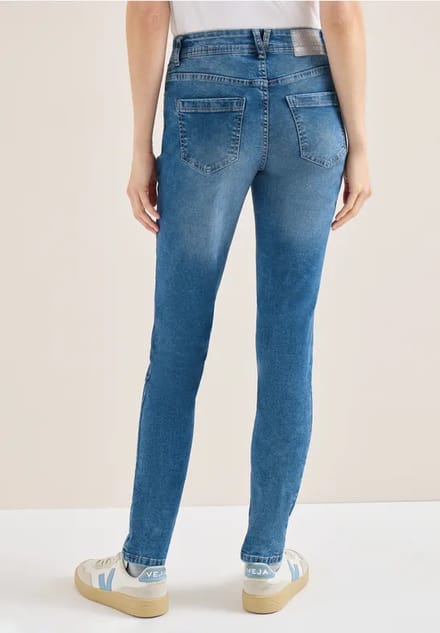 Straight Legs jeans