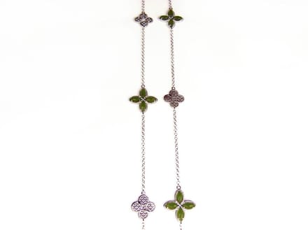 Lange zilveren collier halssnoer Model Refined Repitition gezet met kaki stenen