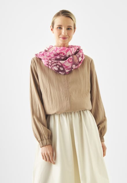 Codello Loopsjaal van gerecycled polyester met vlindermotieven