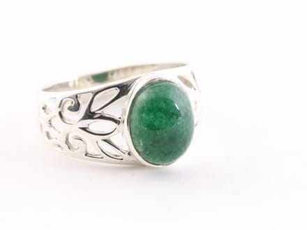 Opengewerkte zilveren ring met jade - maat 20.5