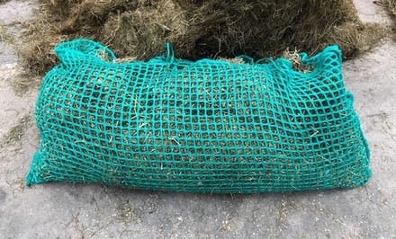 Hooinet slowfeeder - 200x200 cm - 4,5 cm maaswijdte