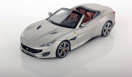 1:43 Diecast modelauto Ferrari Portofino Cabriolet Open 2018 Grey Metallic Looksmart