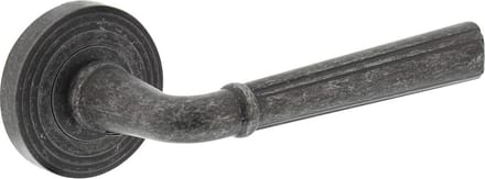Intersteel Deurkruk Bellevue op rozet oud grijs