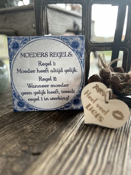 Creaties van Hier - Tegeltje met houten hartje - 15 cm – Keramiek