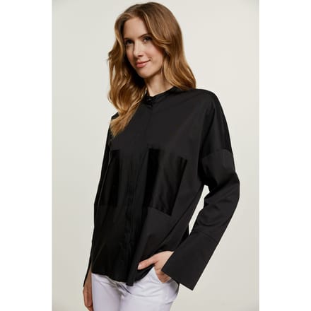 Zwart shirt met zakdetail