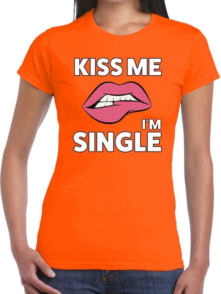 Kiss me i'm single t-shirt oranje dames - feest shirts dames M