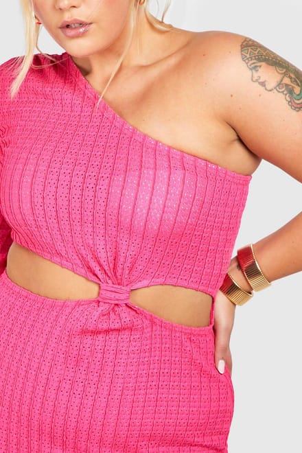 boohoo Dames Plus Textured Cut Out One Shoulder Maxi Jurk | Felroze | Maat: 54