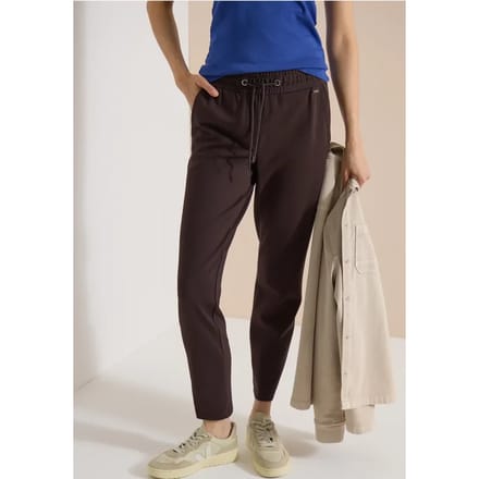 Mid Waist Slim Leg Hose in casual pasvorm