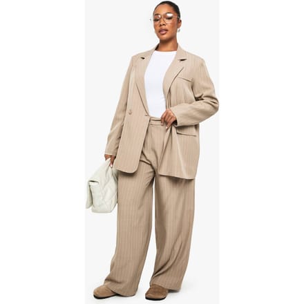boohoo Dames PLUS PINSTRIPE RECHTE BROEK | Mokka | Maat: 48