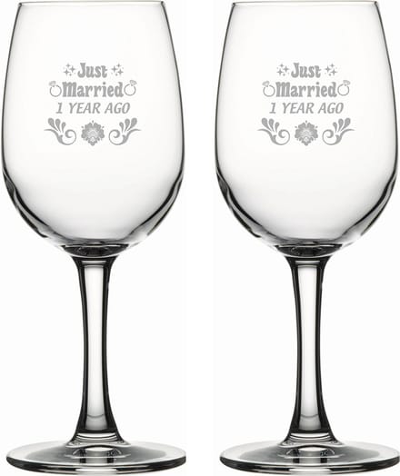 Gegraveerde set witte wijnglazen 26cl Just Married 1 year ago