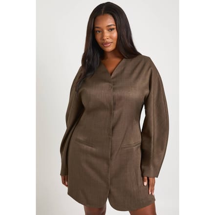 boohoo Dames Plus Size Kraagloze Blazerjurk met Getailleerde Taille | Bruin | Maat: 44
