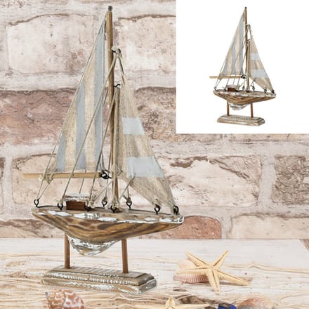 Zeilboot, naturel houtkleur /grijs/ wit , ca. 22cm hoog