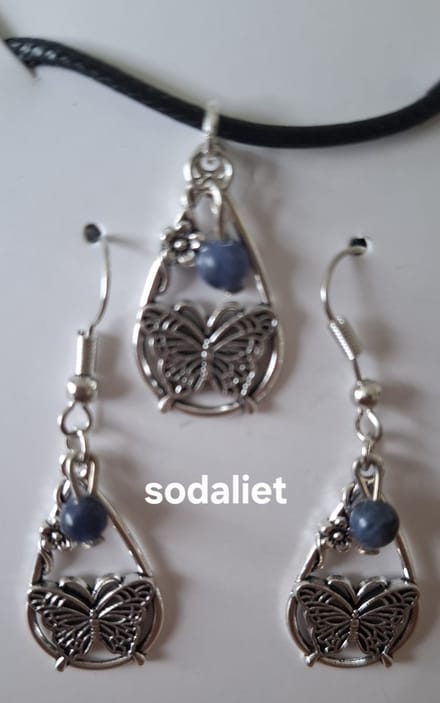 Set Ketting / Oorbellen "Sodaliet" Waterdruppel / Vlinder