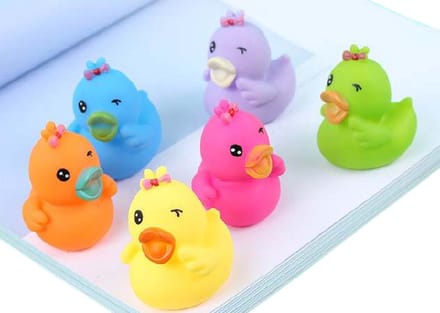6 Gekleurde badeenden met knipoog- Badspeelgoed - Gekleurde eenden 5x5x6 cm - Badeenden set - Rubberen eendjes - bad eendjes - uitdeel kado