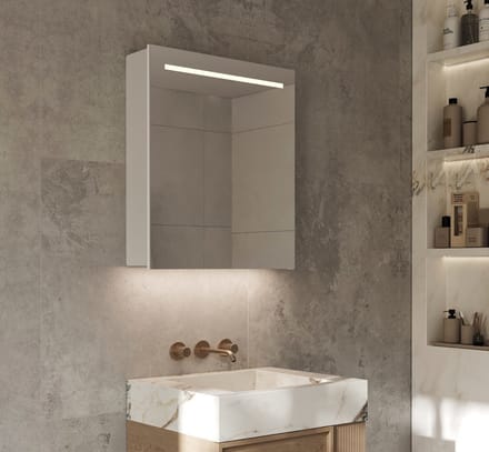 Schaere - Aluminium Badkamer Spiegelkast - LED Verlichting - Spiegel Verwarming - Sensor - Stopcontact - 60×70 cm