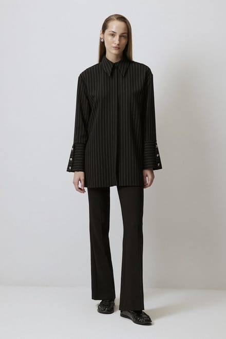 Touché Privé - Gestreepte blouse met brede manchetten - Zwart - Dames