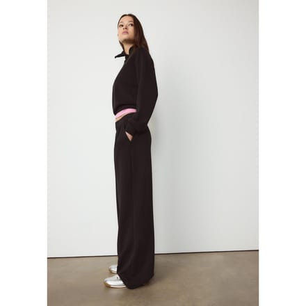 Stradivarius Broek met plooien en zachte touch  Zwart L