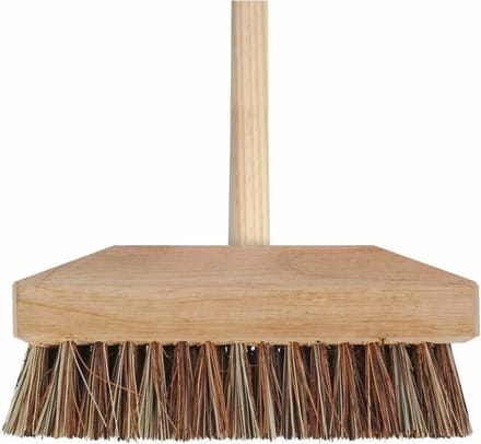 Buitenbezem/schrobborstel hard - FSC hout - 22 x 130 cm - straatbezems