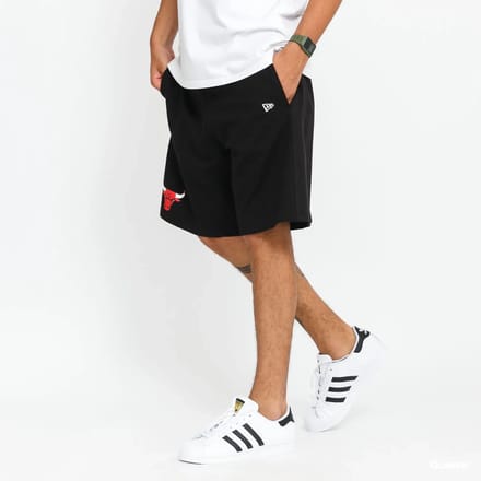 Short Chicago Bulls Logo