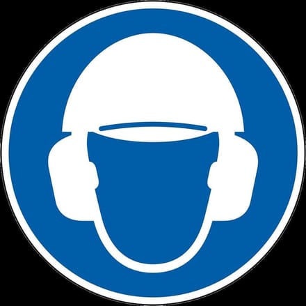 Hoofd en gehoorbescherming verplicht sticker, ISO 7010 150 mm