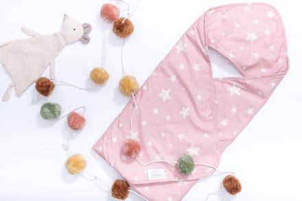 Little Hibboux Star badcape wit/roze 75x75 sterren
