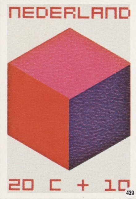 Briefkaart met afbeelding Cubische constructie postzegel